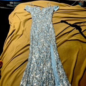 Long dress with slit in the leg, from Windsor, only been worn once.